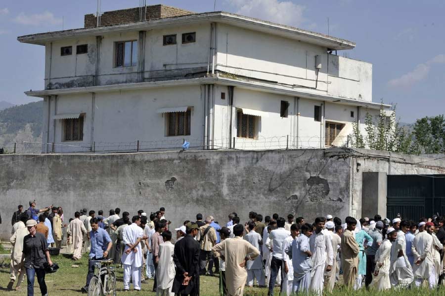 পরে ২০১১ সালে ওসামার মৃত্যুর খবর পেয়ে হাঁফ ছেড়ে বেঁচেছিলেন ওমর। ভেবেছিলেন, এ বার হয়তো শান্তি এল। কিন্তু শেষ পর্যন্ত শান্তি আসেনি।