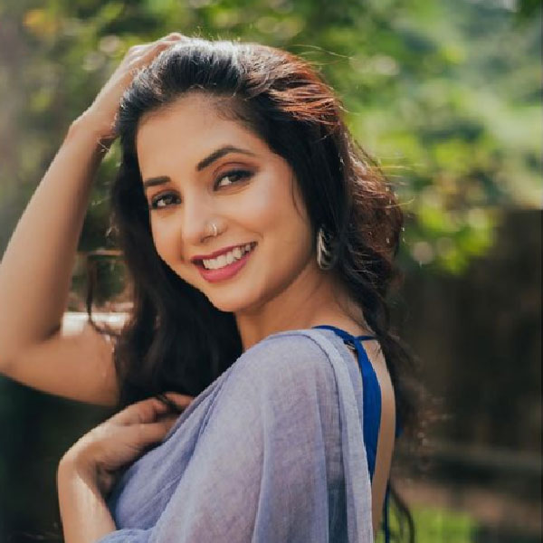 রুতুরাজ সংবাদের শিরোনামে আসার পর থেকেই তাঁর প্রেমিকা কে, তা নিয়েও গুঞ্জন শুরু হয়েছে। 