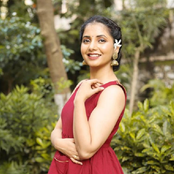 গুঞ্জন বলছে, রুতুরাজের প্রেমিকা এক জন মরাঠি অভিনেত্রী। যদিও এই গুঞ্জন প্রসঙ্গে এখনও পর্যন্ত কোনও প্রতিক্রিয়াই দেননি রুতুরাজ।