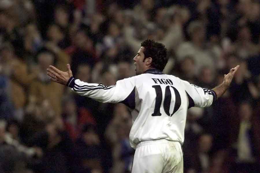 প্রথম দিকে গ্যালাক্টিকোসের হয়ে ১০ নম্বর জার্সি পরে খেলেন লুই ফিগো। ১০ বছরেরও বেশি সময় ধরে তাঁর গায়ে ছিল ওই জার্সি। কিন্তু ফিগোর পরে রিয়ালের ১০ নম্বর জার্সিতে আর কেউ সে ভাবে দাগ কাটতে পারেননি।