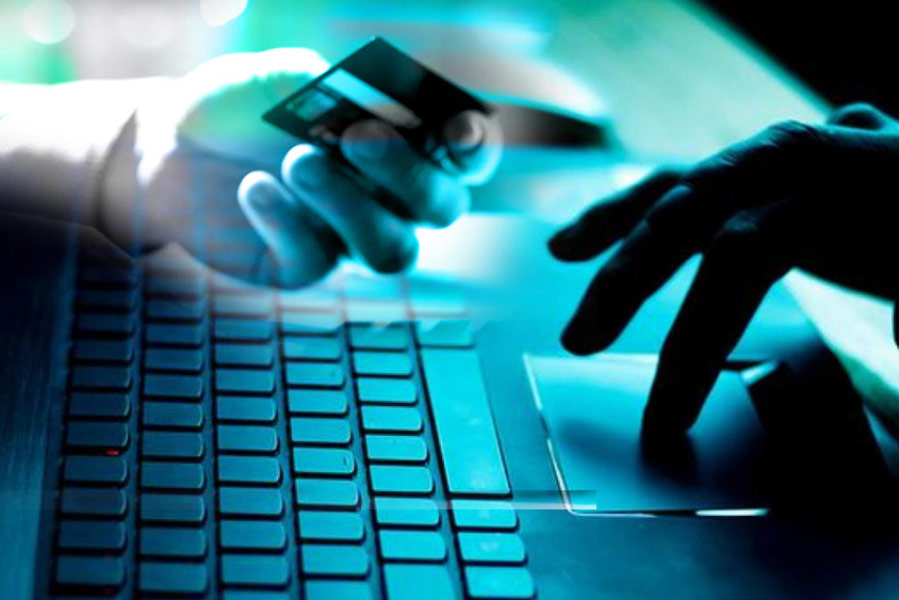 সম্প্রতি এই ভাবে বহু মানুষ প্রতারকদের ফাঁদে পা দিয়েছেন। লালবাজারের সাইবার থানায় এ রকম বেশ কিছু অভিযোগ জমা পড়েছে। 