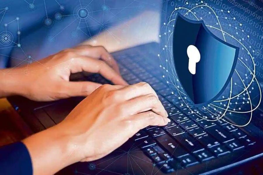 ওয়েবসাইটে বানান ভুল, কাঁচা হাতের ডিজাইন ইত্যাদি দেখলে সাবধান হোন।