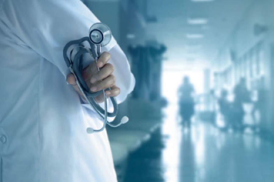 যখন হাসপাতালে ভর্তি করানো হয় তখন সে ২৪ সপ্তাহের অন্তঃসত্ত্বা। ডাক্তারদের কাছে গর্ভপাতের অনুরোধ করলেও তাঁরা রাজি হননি।