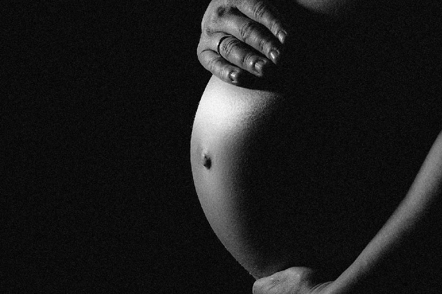 প্রধান মেডিক্যাল অফিসার ২ নভেম্বর আদালতকে জানান, ওই নাবালিকা বর্তমানে ৩১ সপ্তাহের অন্তঃসত্ত্বা। সহজ পদ্ধতিতে গর্ভপাতের সময় পেরিয়েছে। এখন গর্ভপাত করতে অনেক সমস্যা। সেই পরিকাঠামো কৌশাম্বী জেলা হাসপাতালে নেই।