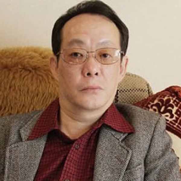 মাত্র ২৪ বছর বয়সে, টোকিয়োর ওয়াকো ইউনিভার্সিটিতে পড়ার সময় সাগাওয়া এক জন লম্বা জার্মান মহিলার পিছু নেন। উদ্দেশ্য ছিল ওই মহিলার নিতম্বের কিছুটা মাংস কেটে খাওয়া।