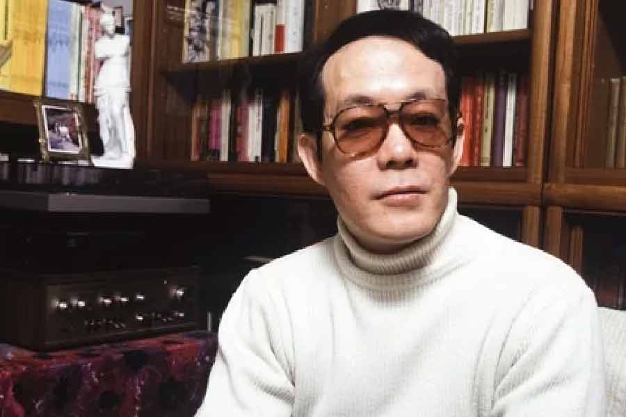 এর পর রেনির মৃতদেহে যৌনাচার চালানোর অভিযোগও ছিল সাগাওয়ার বিরুদ্ধে। এখানেই থেমে থাকেননি সাগওয়া। অভিযোগ ছিল, রেনির দেহ ধর্ষণের পর সেই দেহ কুচি কুচি করে কেটে ফেলা হয়।