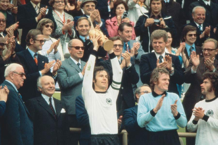 ১৯৭৪ সালের ৭ জুলাই মিউনিখে বিশ্বকাপের ফাইনাল ম্যাচটি অনুষ্ঠিত হয়েছিল। ফাইনালে নেদারল্যান্ডসকে দু’গোলে হারিয়েছিল পশ্চিম জার্মানি।