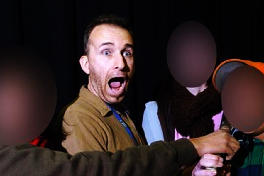 রবিনের আচরণ তাঁর পেশাদারিত্বের চূড়ান্ত বিচ্যুতি হিসাবে গণ্য হয়। তাঁকে আজীবনের জন্য এই পেশা থেকে নির্বাসিত করা হয়। ভবিষ্যতে কোনও স্কুল, কলেজ, শিশুশিক্ষাস্থল বা আশ্রমে শিক্ষকতা করতে পারবেন না তিনি।