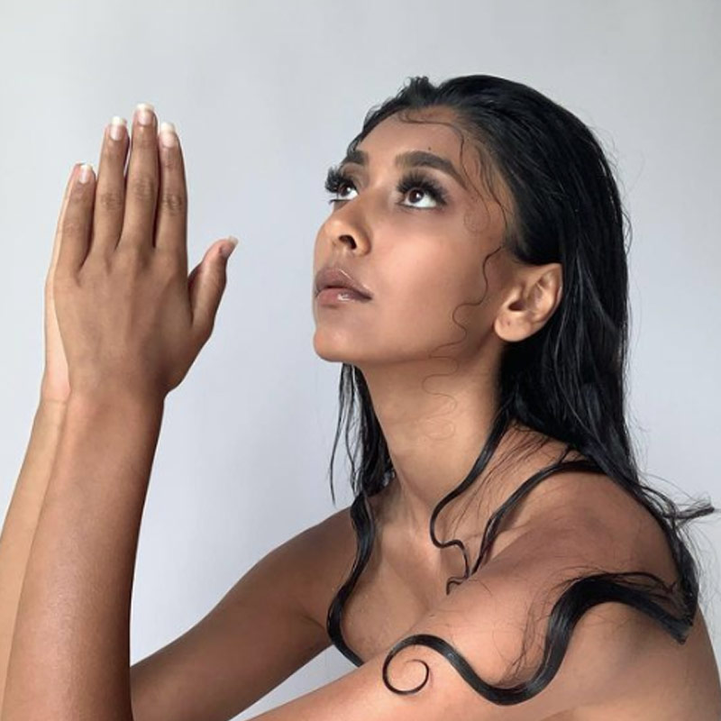 সমাজমাধ্যমে প্রভাবক (ইনফ্লুয়েন্সার) হিসাবে বিপুল জনপ্রিয়তা অর্জন করেছিলেন মেঘা। টিকটিকেও তাঁর জনপ্রিয়তা কম নয়। লক্ষ লক্ষ মানুষ মেঘার ভিডিয়ো দেখার জন্য অপেক্ষায় থাকতেন।