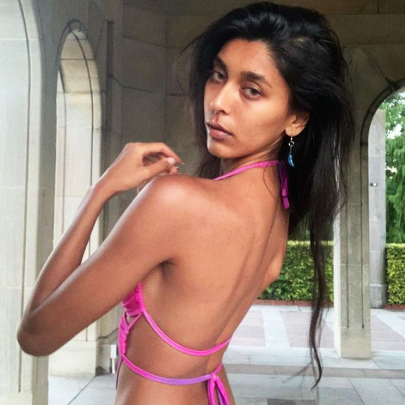 মৃত্যুসংবাদের পোস্টটির নীচে মেঘার অনুরাগীদের কেউ কেউ লিখেছেন, ‘‘আমার জীবনে যখন কঠিন সময় এসেছিল, ওর পোস্টগুলিই আমাকে আত্মবিশ্বাস জুগিয়েছে। আমার জীবনে আলো এনে দিয়েছে মেঘা। অন্তর এবং বাহির— দু’দিক থেকেই মেঘা খুব সুন্দর। ওর আত্মার শান্তি কামনা করি।’’