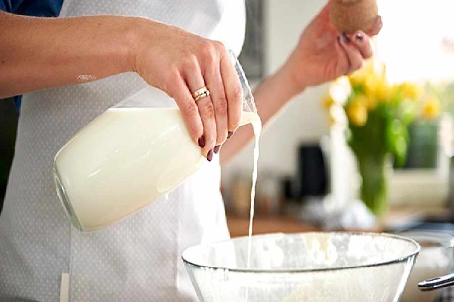 চিকিৎসকরা বলছেন, কাঁচা দুধ যতই জীবাণুমুক্ত করা হোক, তা না ফুটিয়ে খাওয়া একেবারেই ঠিক নয়। 