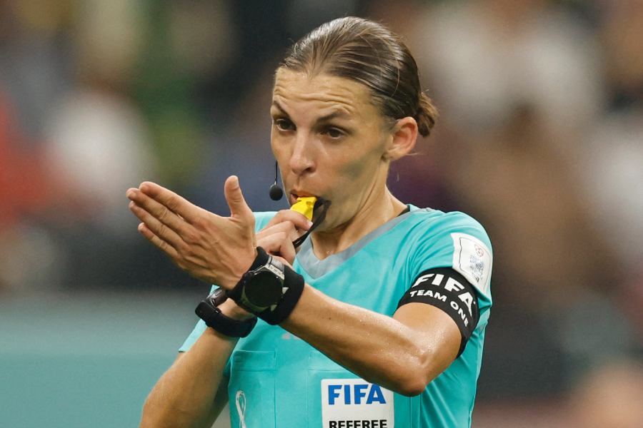 ঘড়িতে রয়েছে বিভিন্ন চিপ, যার মধ্যে তথ্য পাঠানো হতে থাকে প্রতি মুহূর্তে। 