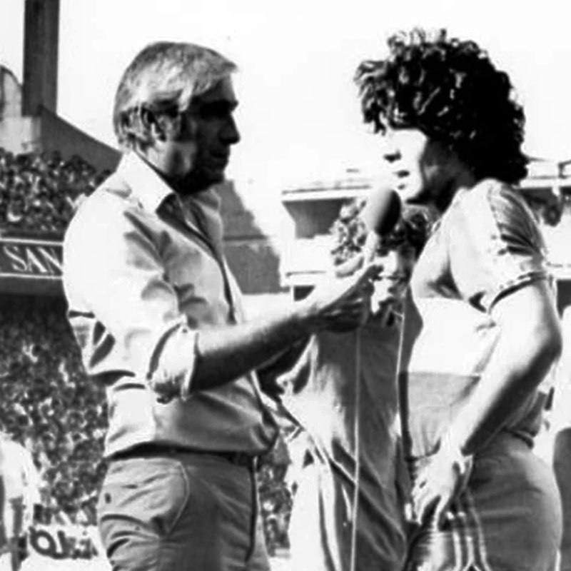 বিশ্বকাপে সাংবাদিক হিসাবে মারকুয়েজের অভিষেক হয় ১৯৫৮ সালে। যে বিশ্বকাপে মাত্র ১৭ বছর বয়সে অভিষেক হয়েছিল ব্রাজিলীয় কিংবদন্তি পেলের। 