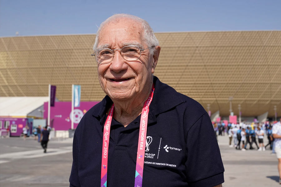 সে সময় একটি আর্জেন্টিনীয় রেডিয়ো চ্যানেলে ধারাভাষ্যকার হিসাবে কাজ করতেন মারকুয়েজ। সুইডেনে আয়োজিত বিশ্বকাপের সব খবরাখবর দেশে পাঠাতেন টেলিফোন এক্সচেঞ্জের মাধ্যমে। 