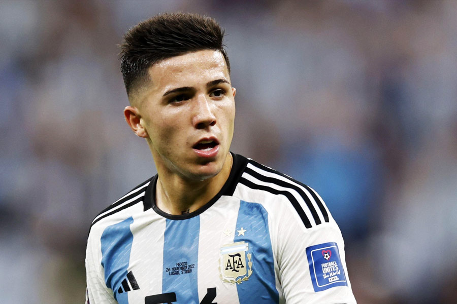 এর পর একটি গোল শোধ করতে পেরেছিল ক্যাঙারুদের দেশ। তবে তা-ও আত্মঘাতী গোল। ৭৭ মিনিটে আর্জেন্টিনার গোলপোস্টের দিকে উড়ে আসা একটি বলে মাথা ছুঁইয়ে ফেলেন এনজ়ো ফার্নান্ডেজ। খেলার ফল হয় ২-১। 