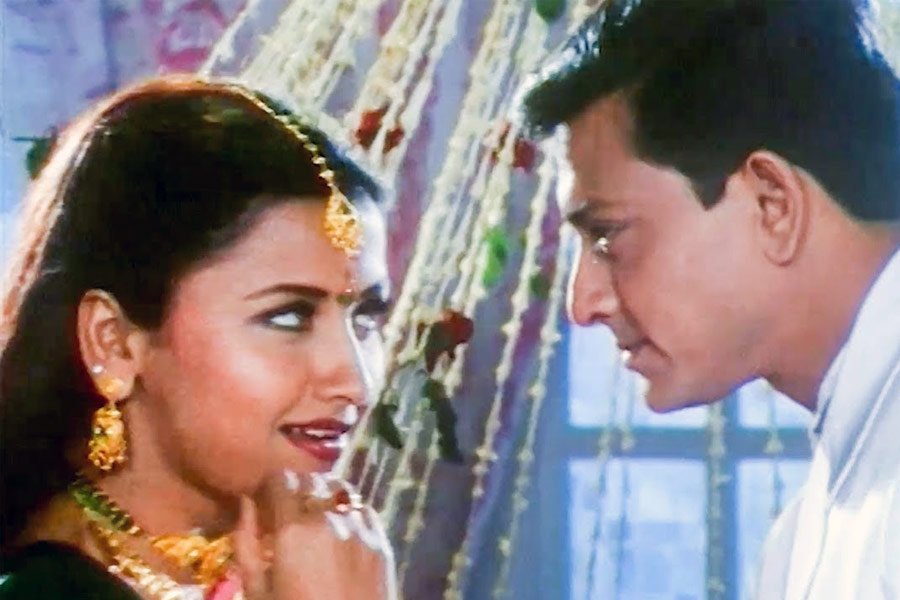 বাংলার বাইরে ওড়িয়া চলচ্চিত্র জগতে রচনা আর সিদ্ধার্থ মহাপাত্রর জুটি চূড়ান্ত জনপ্রিয়তা পায়। শোনা যায়, সেখান থেকেই সিদ্ধার্থর সঙ্গে সম্পর্কে জড়ান নায়িকা। একসঙ্গে প্রায় ১৫টার বেশি ছবিতে অভিনয় করেছিলেন তাঁরা। 