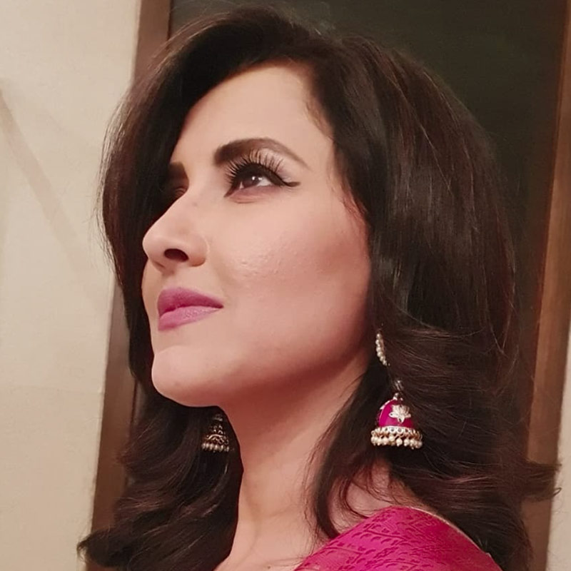 আলাদা থাকলেও রচনা এবং প্রবালের আইনত কোনও বিচ্ছেদ হয়নি। কারণ নায়িকা কখনও চাননি তাঁর ছেলেকে কোনও কথা শুনতে হোক। এক সাক্ষাৎকারে রচনা বলেছিলেন, “আমার ছেলে বড় হচ্ছে। তাঁর নিজস্ব একটা জগৎ তৈরি হয়েছে। আমি চাই না কেউ ওকে বলুক ওর মা-বাবার ডিভোর্স হয়ে গিয়েছে।”