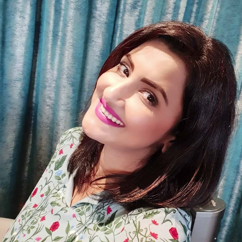 এক দিকে যেমন ব্যক্তিগত জীবন, অন্য দিকে ধীরে ধীরে সিনেমা করাও কমিয়ে দিয়েছিলেন নায়িকা। তাঁর জীবনে ছেলে সব সময় গুরুত্বপূর্ণ ছিল। এখনও আছে। নিজেই জানিয়েছেন, ছেলে প্রণিলের ছোটবেলার কোনও মুহূর্ত একবিন্দুও মিস্‌ করতে চান না বলে সেই অনুযায়ী কাজ বেছে নিয়েছেন তিনি। 