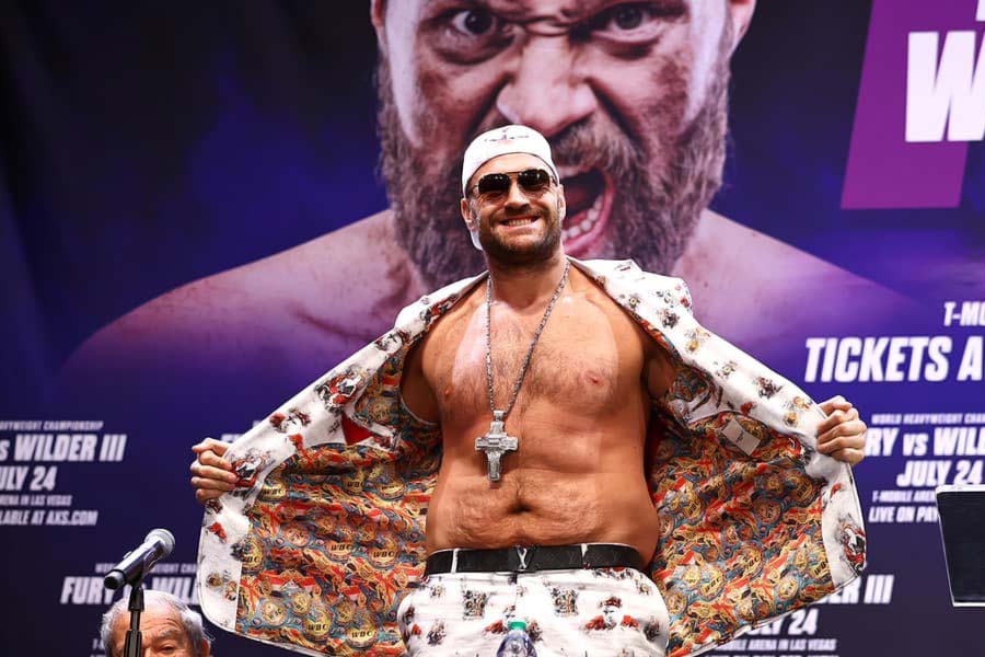 টাইসনের আগে আরও দু’টি মেয়ের জন্ম দিয়েছিলেন মা অ্যাম্বার ফিউরি। কিন্তু নির্ধারিত সময়ের আগে জন্মানোর কারণে দু’টি মেয়েই মারা যায়। টাইসন অবশ্য জন্ম থেকেই ছিলেন লড়াকু। সময়ের আগে জন্মেও তাই লড়াইটা জিতেছিলেন।