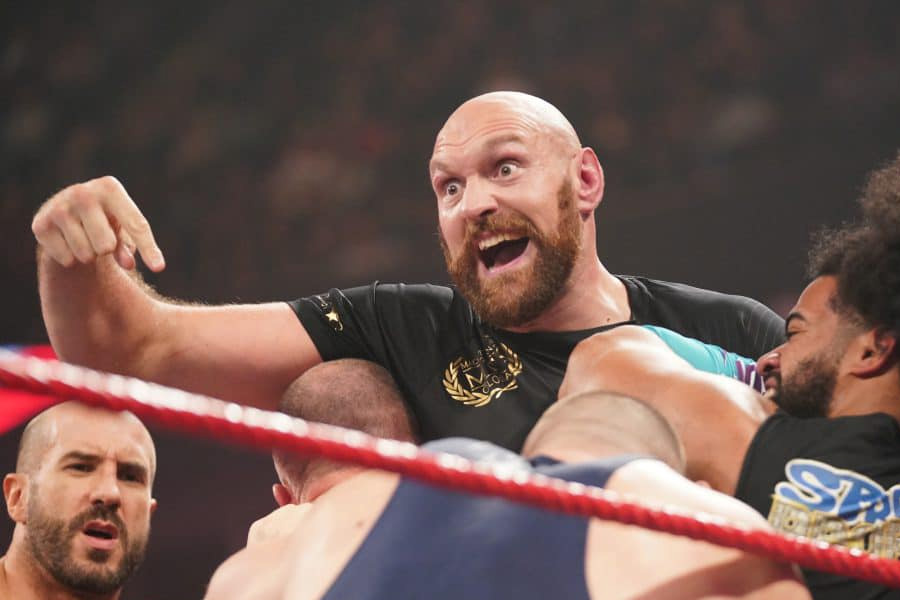 সেই ২০১১ থেকেই বার বার বিতর্কে জড়িয়েছেন টাইসন। ২০১৫ সালে একটি সাক্ষাৎকারে তিনি জানিয়েছিলেন, নিজের বোন অশালীন আচরণ করলে তাঁকেও ফাঁসিতে ঝোলাতে পিছপা হবেন না।