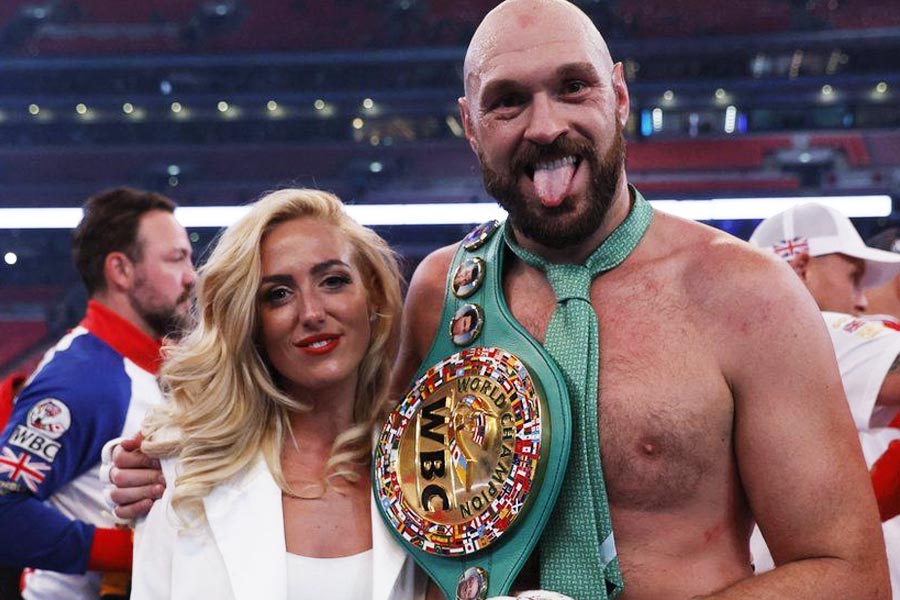 টাইসনের যখন ১৭ বছর বয়স, তখন প্যারিসের সঙ্গে প্রথম বার দেখা হয় তাঁর। প্যারিসের বয়স তখন ১৫। পরবর্তী কালে তিনিই টাইসনের ঘরনি হয়েছেন।