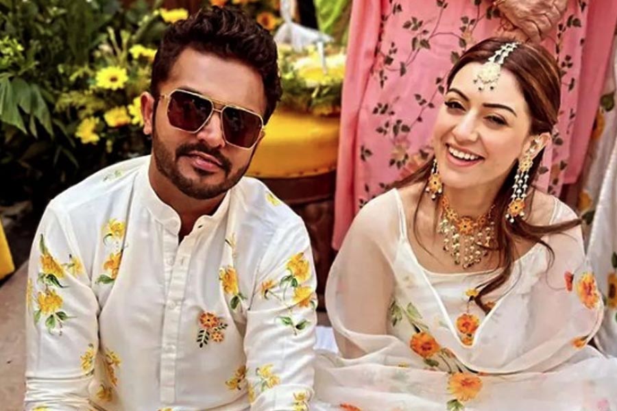 মুম্বইয়ের ব্যবসায়ী সোহেল কাঠুরিয়ার সঙ্গে চারহাত এক করতে চলেছেন তিনি। 