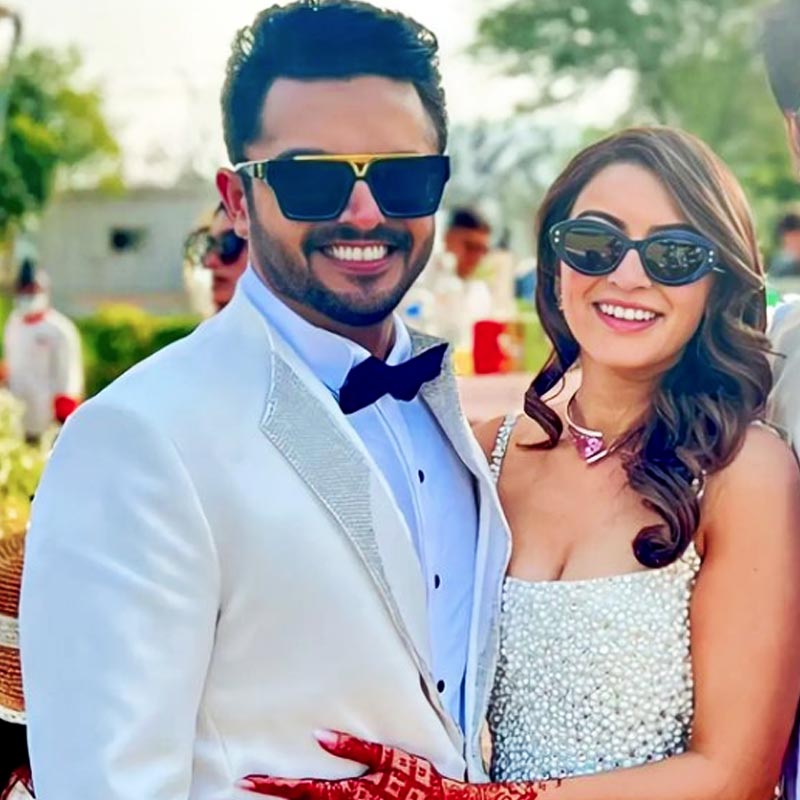 সোহেলের আগের বিয়ের ভিডিয়োতে নাচতেও দেখা গিয়েছে হংসিকাকে। সোহেলের প্রথম বিয়ের এই নাচের ভিডিয়ো প্রকাশ্যেও আসে। সেখানে হংসিকাকে নাচতে দেখে অনুরাগীরা বিস্মিত হয়ে পড়েছিলেন।