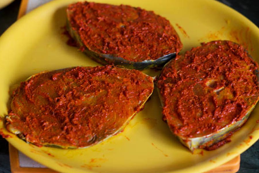 মাছ এক ঘণ্টা ম্যারিনেট করলে হয়ে যায়।