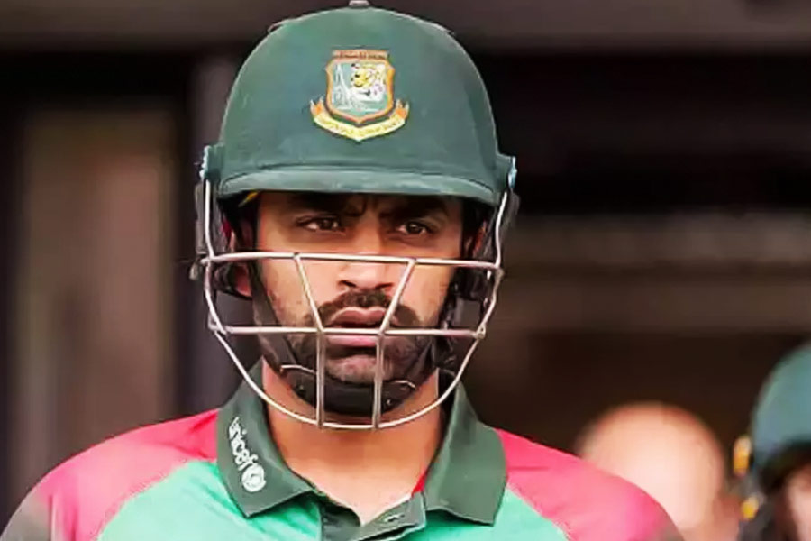 রবিবার থেকে মিরপুরে ভারতের বিরুদ্ধে প্রথম এক দিনের ম্যাচে নেমেছিলেন লিটন দাসরা। টানটান ম্যাচে ১ উইকেটে ভারতকে হারিয়েছে বাংলাদেশ। লিটনদের এই দলে তামিম ইকবাল নেই। তবে বাংলাদেশের এই নির্ভরযোগ্য বাঁহাতি ব্যাটারকে নিজের দিনে কোনও মতেই হেলাফেলা করতে পারবেন না।