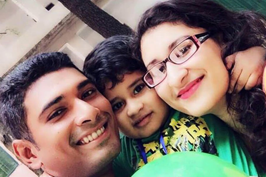 বিয়ের আগে থেকেই জান্নাতুল কওসর মিষ্টির সঙ্গে বন্ধুত্ব ছিল মাহমুদুল্লাহর। দীর্ঘ দিনের সেই বন্ধুর সঙ্গে ২০১১ সালের জুনে গাঁটছড়া বাঁধেন তিনি। দম্পতির দু’টি পুত্রসন্তান।