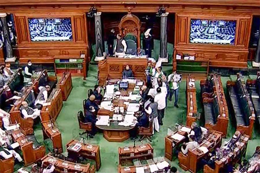 লোকসভার আগামী বাজেট অধিবেশনে পেশ করা হতে পারে ডিজিটাল তথ্য সুরক্ষা বিল (ডিজিটাল ডেটা প্রোটেকশন বিল)। এই বিল নিয়ে অনেক দিন ধরেই কাজ করছে কেন্দ্র। 