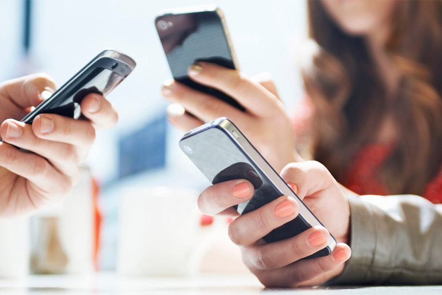 ভারতে বর্তমানে ৭৬ কোটিরও বেশি মানুষ ইন্টারনেট পরিষেবা ব্যবহার করেন। তবে কয়েক বছরের মধ্যেই এই সংখ্যা ১২০ কোটিতে পৌঁছবে বলে আশা করা হচ্ছে।