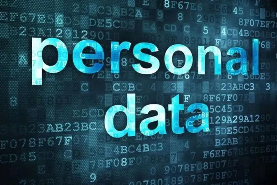 ব্যক্তিগত তথ্য যাতে সঠিক পদ্ধতিতে এবং আইনসম্মত ভাবে সংগ্রহ করা হয় এবং সেই তথ্য যাঁরা সংগ্রহ করবেন, তাঁরা যেন অন্যকে এই তথ্য পাচার না করেন, সেই ব্যবস্থাও এই বিলের মাধ্যমে করা হবে বলে সূত্রের খবর।
