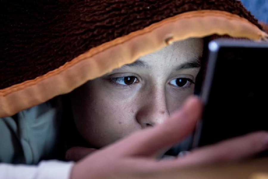  মোবাইল ফোনের পরিবর্তে কম্পিউটার বা ল্যাপটপ ব্যবহার করাই ভাল। 