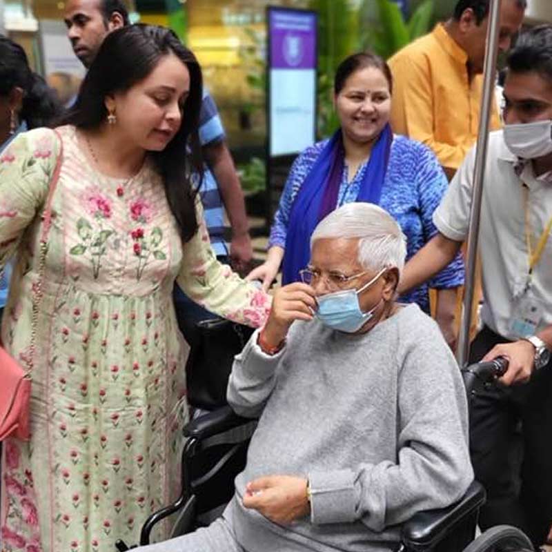 রোহিণী বরাবরই সমাজমাধ্যমে সক্রিয়। লালু-কন্যা হিসাবেই তিনি বেশি পরিচিত। নানা সময়ে নানা বিষয়ে সমাজমাধ্যমে তাঁকে মুখ খুলতে দেখা গিয়েছে। রাজনৈতিক বিষয়ে রোহিণীর মন্তব্যের কারণে অনেকে তাঁকে ‘ঠোঁটকাটা’ বলে থাকেন।