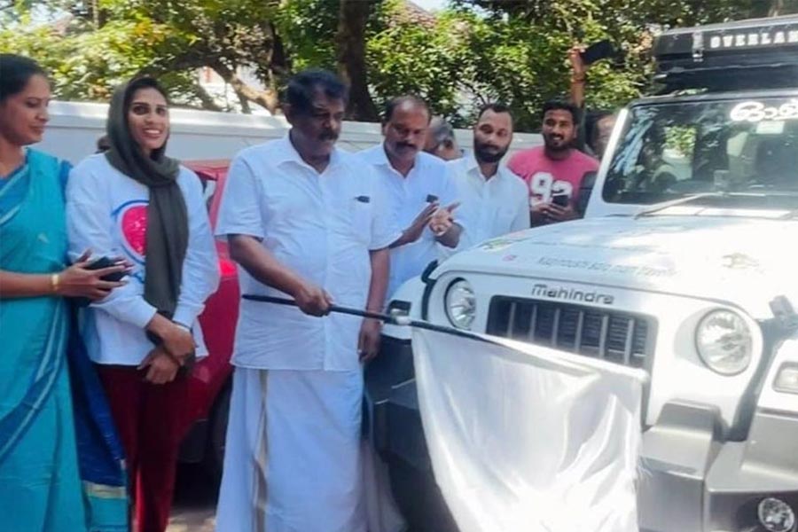 কাতারে যে দিন বিশ্বকাপ শুরু হয়, সে দিনই এই গ্রামেও উদ্‌যাপন শুরু করে কমিটি। উপস্থিত ছিলেন কেরলের রাজস্বমন্ত্রী কে রাজন।