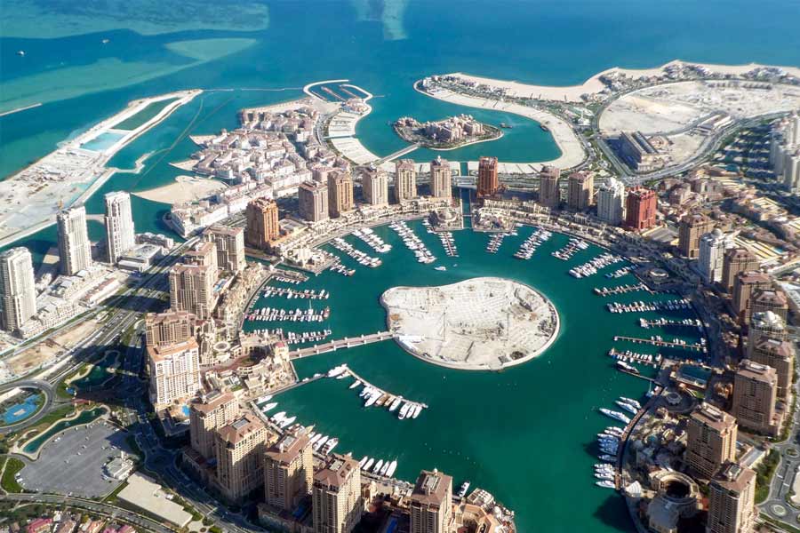 হাজি জানালেন, কাতারে কাজ করতে যাবেন বলেই দরজির দোকানে গিয়ে কাজ শিখেছিলেন। সেই আশির দশকে। কেত্তুঙ্গলের কিছু যুবক আবার টাইপিং শিখতেন। কেউ শিখতেন গাড়ি চালানো, কেউ রান্নাবান্না। সবার উদ্দেশ্য একটাই, কাতারে গিয়ে কাজ পাওয়া।