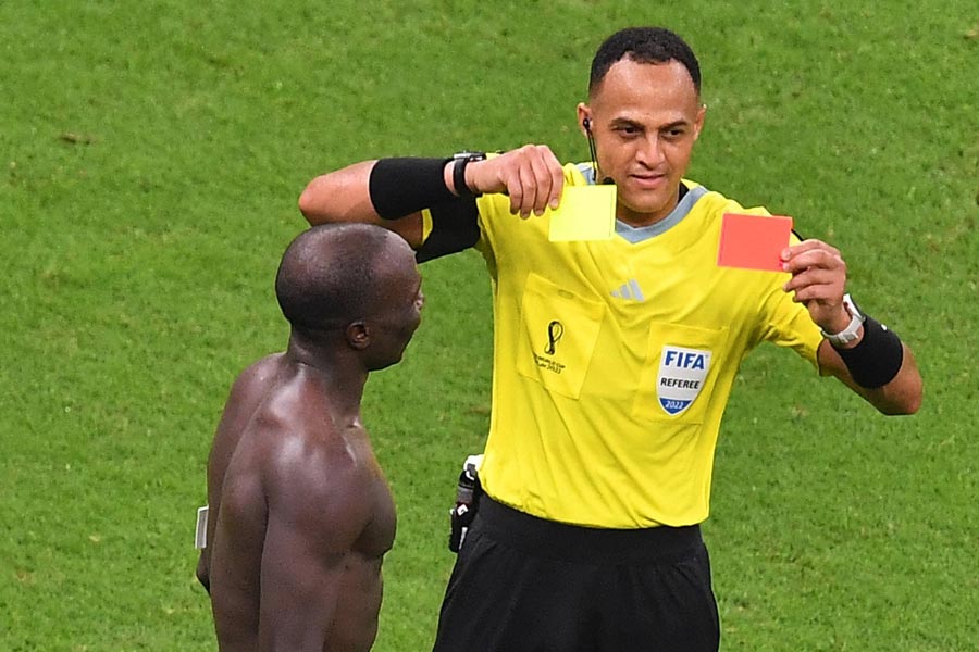 বিশ্বকাপের প্রতিটি খেলার শেষে উব্লোর ‘ম্যাচ পিরি়য়ড অ্যানিমেশন’ ঘোষণা করে, এ বার খেলা সাঙ্গ! সে সময় ম্যাচের ফলাফলও ফুটে ওঠে ঘড়ির ডায়ালে।