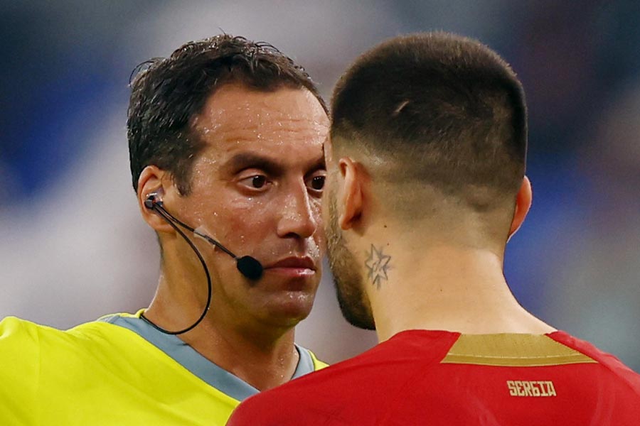 এত কিছু তথ্যপ্রমাণ রাখার জন্য উব্লোর মাথায় পুরে দেওয়া হয়েছে অত্যাধুনিক প্রযুক্তির ক্ষমতা। গুগ্‌ল অয়্যার অপারেটিং সিস্টেম (ওএস)-এর কোয়াডকম স্ন্যাপড্রাগন ৪১০০ প্রসেসর চালিত এই ঘড়িতে রয়েছে একটি অ্যাক্সেলোমিটার, একটি জাইরোস্কোপ, স্পিকার, জিপিএস এবং অবশ্য রেফারির হৃদ্স্পদন নজরের রাখার বন্দোবস্ত। এটিতে আগে থেকেই যোগ করা থাকে কয়েকটি প্রয়োজনীয় অ্যাপ।