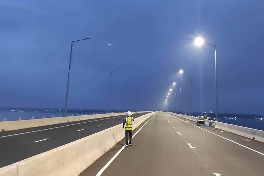 কী কী কারণে প্রকল্পের ব্যয় বাড়ানো দরকার, তার একটা তালিকা তৈরি করেছেন প্রকল্প কর্তৃপক্ষ। বাড়তি যে ব্যয় ধরা হয়েছে, তার বেশির ভাগটাই খরচ হয়ে গিয়েছে। বর্তমানে প্রকল্প সংশোধনের মাধ্যমে যা ব্যয়খাতে যোগ করা হচ্ছে। কিছু কাজ আগামী দিনে সম্পন্ন করা হবে। তার খরচ যোগ করে চূড়ান্ত সংশোধন করা হবে প্রকল্প প্রস্তাব। 