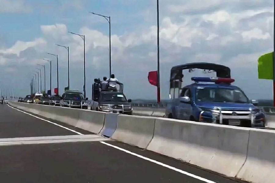 পদ্মা সেতু প্রকল্পে মোট ব্যয় হয়েছিল ৩০ হাজার ১৯৩ কোটি টাকা। জানা গিয়েছে, সংশোধনের পর ব্যয় বেড়ে দাঁড়ায় প্রায় ৩২ হাজার ৬৩৮ কোটি টাকা। 