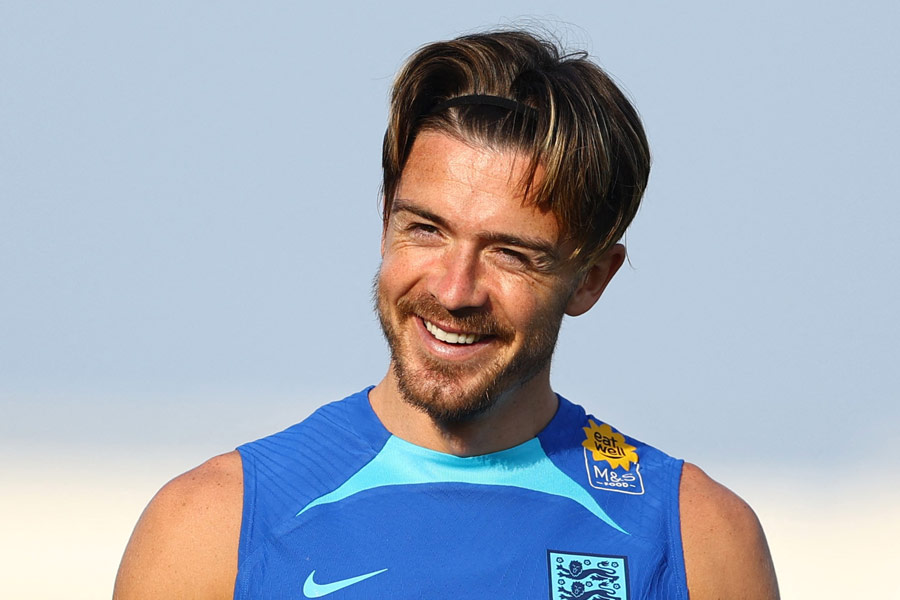 গ্রিলিশ মাঠে নামলে গ্যালারি থেকে আসা চিৎকারে কান পাতা দায়। 