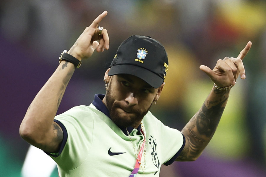 বিশ্বকাপ শুরুর আগেই নিজের সাজগোজ সেরে ফেলেছিলেন ফ্যাশন সচেতন এই খেলোয়াড়।