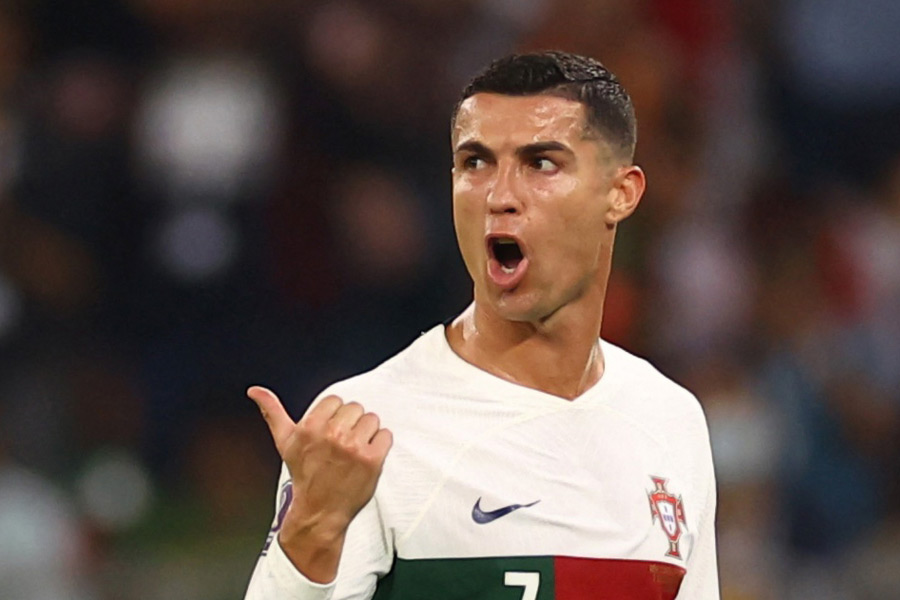 খেলা ছাড়াও তাঁর সাজগোজে মুগ্ধ অগণিত ভক্ত। 