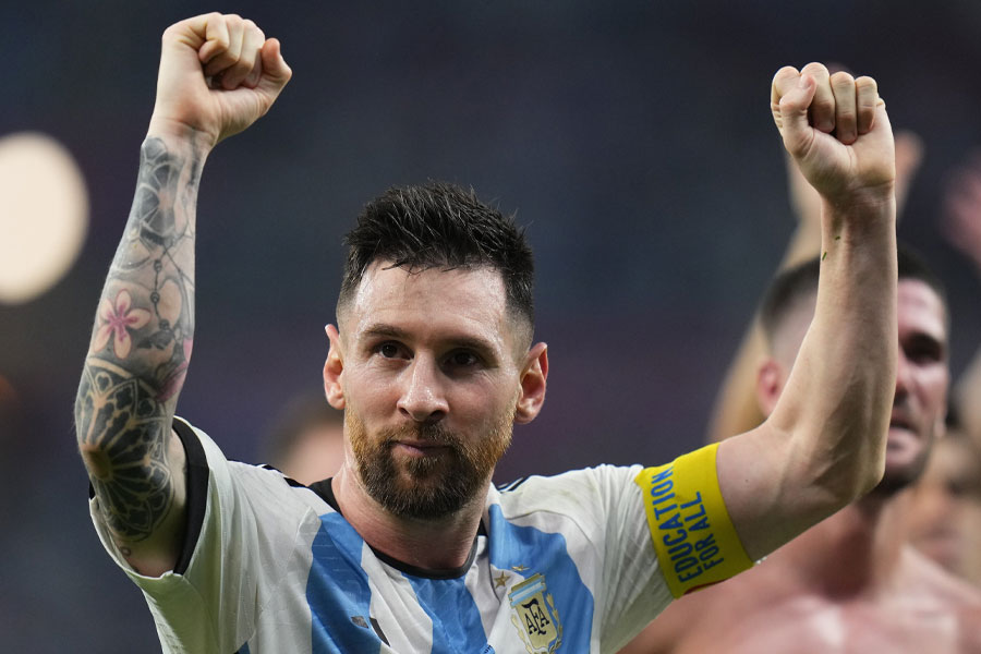 আট থেকে আশি— মোটামুটি প্রায় সব বয়সের মানুষই মেসি ভক্তের তালিকায় রয়েছেন। 