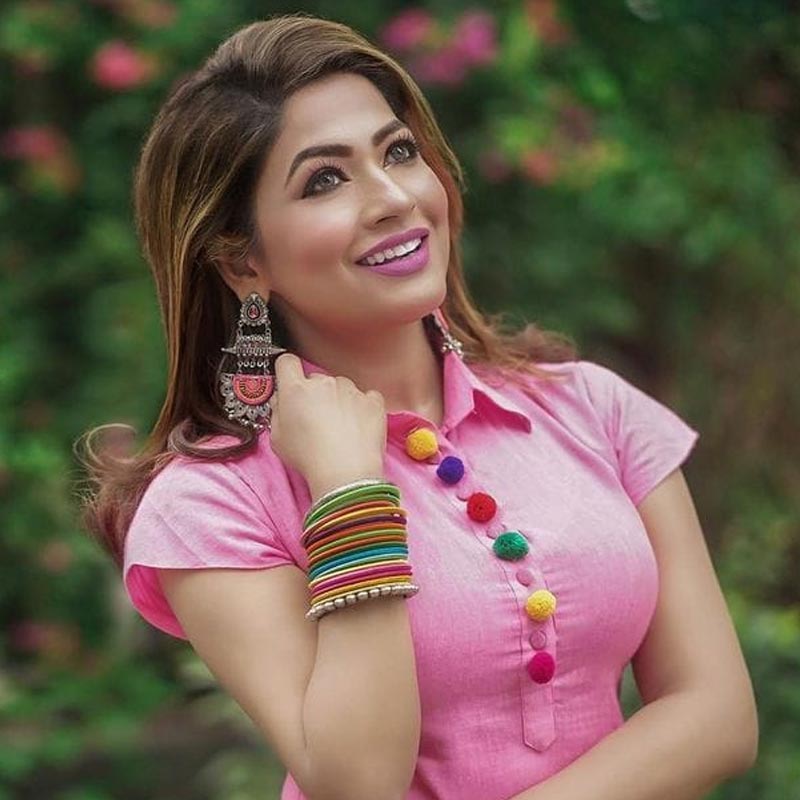 এত কিছুর পরও বাবার বাড়িতে সময় কাটানোর জন্য মেয়েকে তাঁর বাড়িতে পাঠাতেন নায়িকা। সেখানে ঘটে আরও এক বিপত্তি। মেয়েকে ভুল জিনিস বোঝাতে থাকেন বাঁধনের প্রাক্তন স্বামী। 