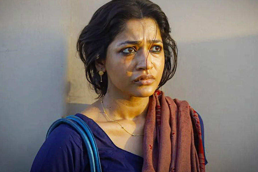  ২০১৪ সালে বাঁধনের বিরুদ্ধে মামলা করেছিলেন তাঁর প্রাক্তন স্বামী। যদিও তাঁর কোনও অভিযোগই ধোপে টেকেনি। সেই মামলা জিতে গিয়েছিলেন নায়িকা।