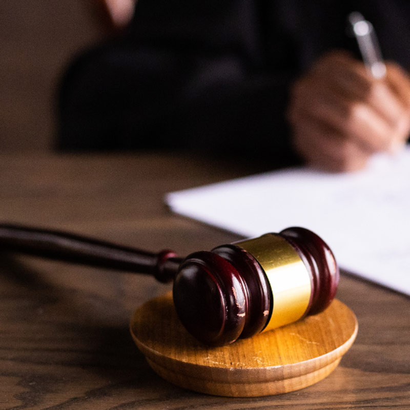 নিজের নামটাই গোটা ছোটবেলায় শোনেননি গ্যাসকিনস। একাধিক অপরাধ করে আদালতের কাঠগড়ায় এসে যখন দাঁড়িয়েছিলেন, তখন প্রথম বার নিজের নাম শুনেছিলেন। 