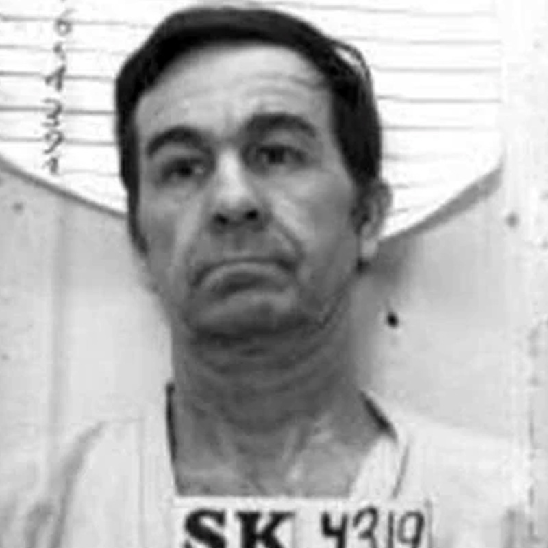 ওই কম বয়সেই গ্যাসকিনস ও দুই সঙ্গী মিলে একাধিক ধর্ষণ, ডাকাতি করে ফেলেছিলেন। ছোট ছোট ছেলেদেরও ধর্ষণ করতেন তাঁরা। 