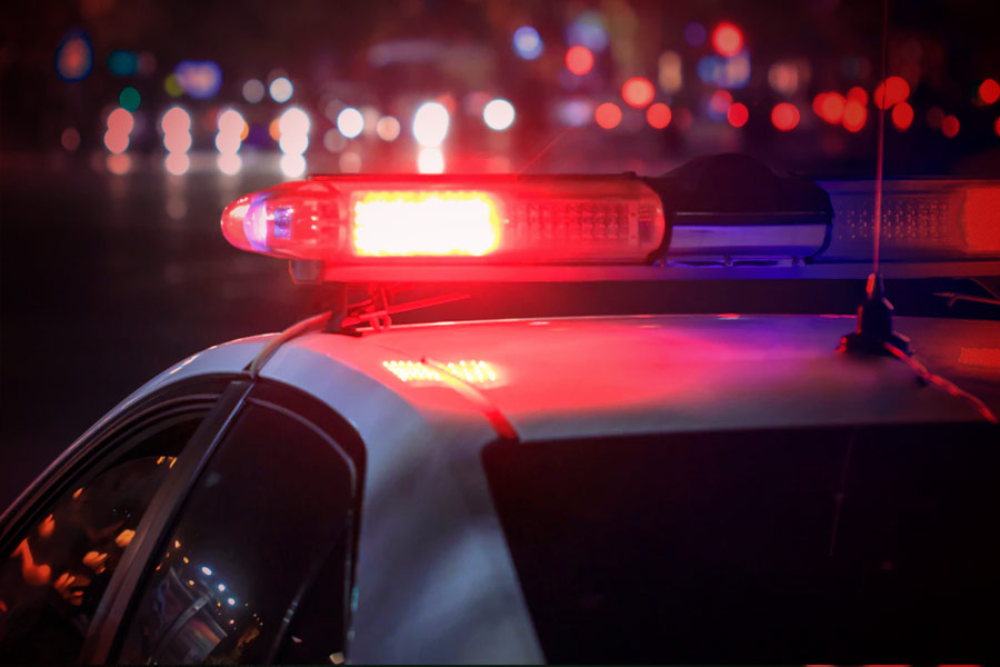 উভয় ক্ষেত্রেই মরিসের বিরুদ্ধে অভিযোগ দায়ের করেন তরুণীরা। একের পর এক হামলা পুলিশের টনক নাড়িয়ে দেয়। তারা অভিযুক্তকে ধরতে তৎপর হয়ে ওঠে।